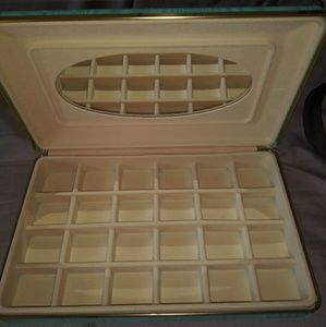 Vintage jewelry travel case holder